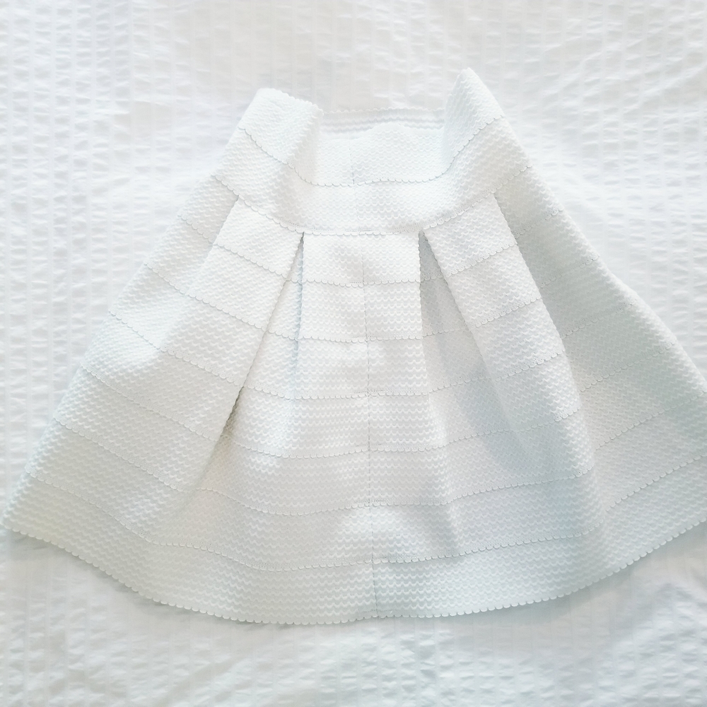 3/$45 H&M | White Elastic Bubble Mini Skirt High Waisted